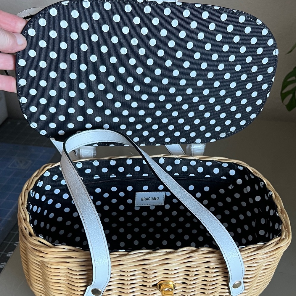 Braciano White and Tan Woven Shoulder Bag - Picture 5 of 10